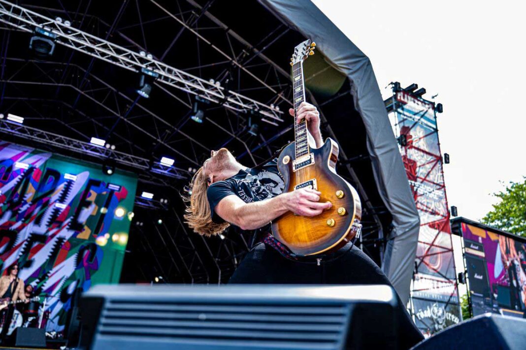Scarlet Rebels - Steelhouse Festival 2025. Photo: Paul Hutchings/MetalTalk