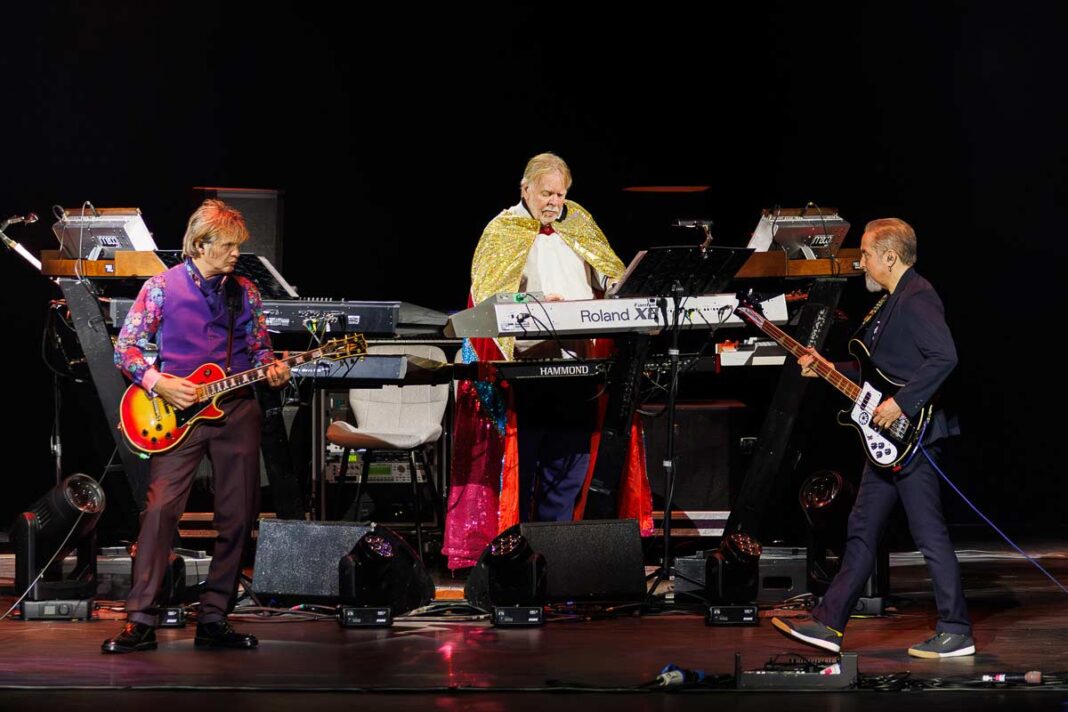 Rick-Wakeman--11-The-London-Palladium-28-October-2025-Photo-Manuela-Langotsch Rick Wakeman CBE and the English Rock Ensemble - The London Palladium, 28 October 2025. Photo: Manuela Langotsch/MetalTalk