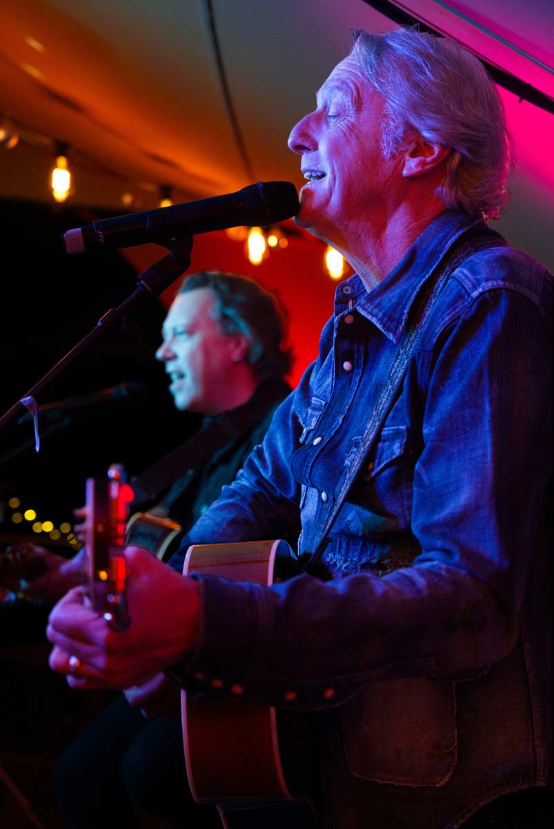 FM - Steve Overland and Jim Kirkpatrick - The Weir Brentford - 10 December 2025 Photo Steve Barker | MetalTalk - Heavy Metal News Reviews and Interviews FM - Steve Overland and Jim Kirkpatrick - The Weir, Brentford - 10 December 2025. Photo: Steve Barker