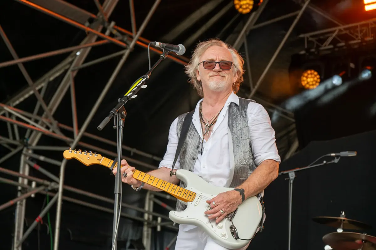 Luke Morley - Steelhouse Festival 2026. Photo: Paul Hutchings/MetalTalk